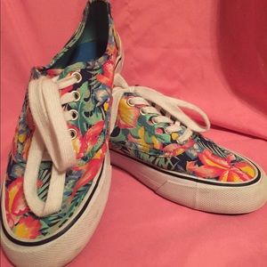 Cute tropical print Mossimo sneakers Size 8